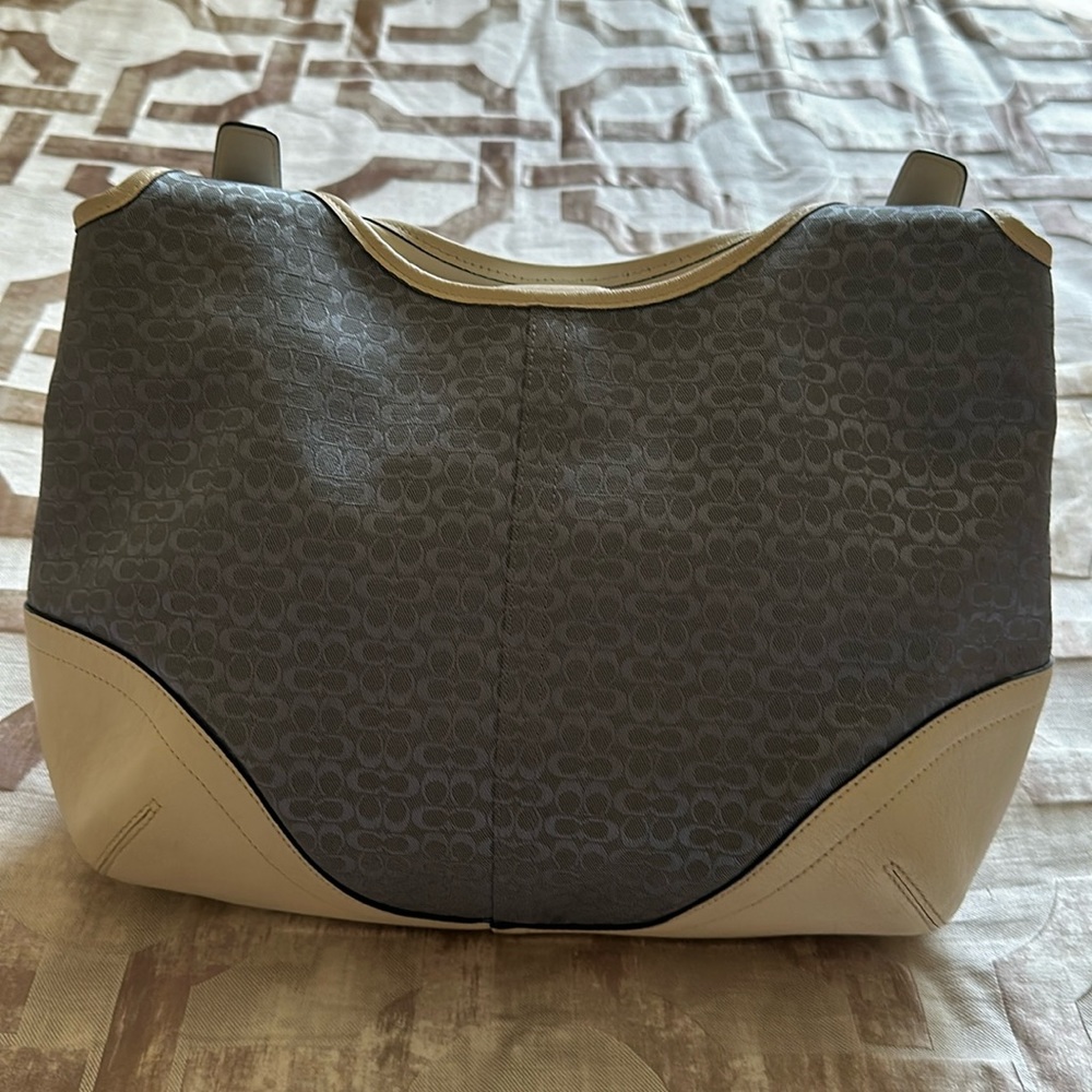 Coach signature vintage shoulder bag.